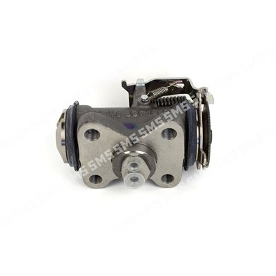 WHEEL CYLINDER RH Rear of Rear